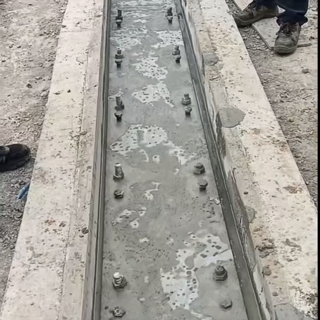 波阳港口码头起重机龙门吊重型机械设备稳固用早强快凝轨道胶泥